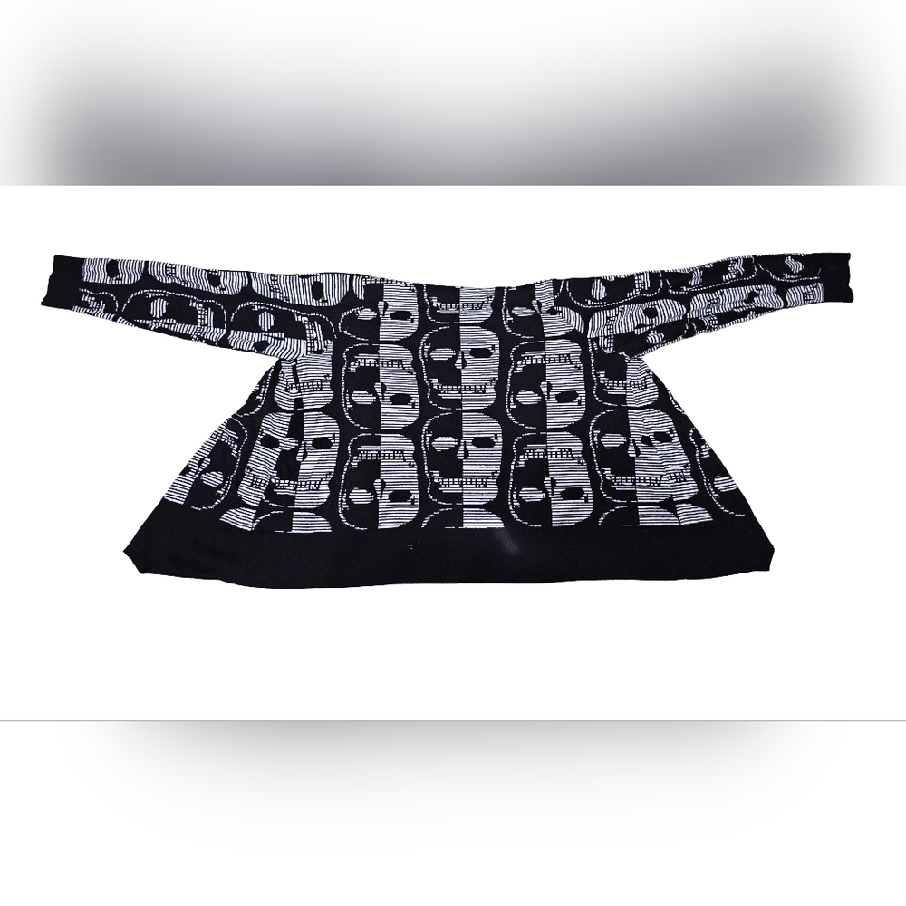 Torrid Black & White Skull Print Cardigan. - Picture 4 of 8